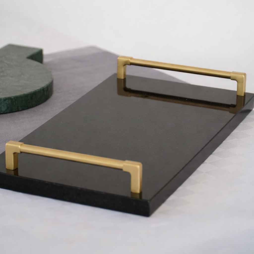 NAYARA – Cutting Board with Handle